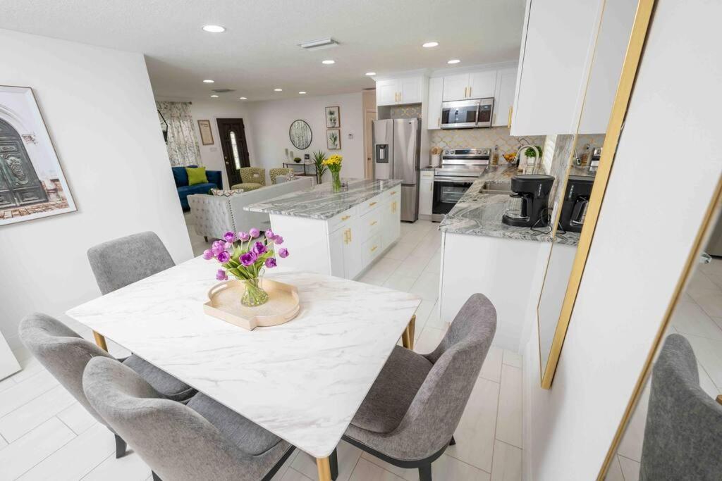 Holiday home Beautiful House, Walking Distance To Stadium *