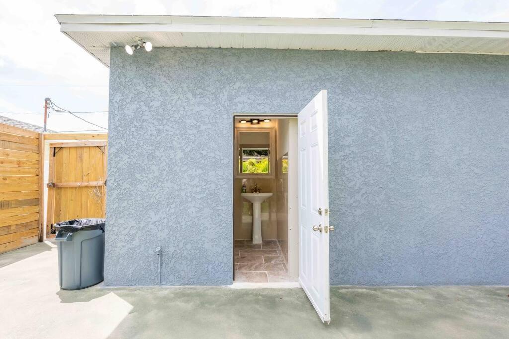 Beautiful House, Walking Distance To Stadium * Tampa