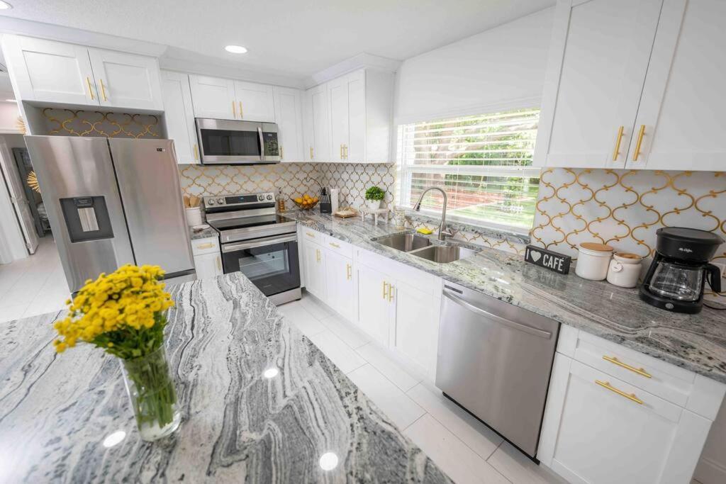 Beautiful House, Walking Distance To Stadium * Tampa