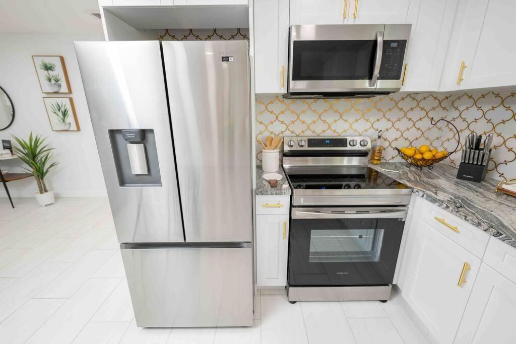 Beautiful House, Walking Distance To Stadium *
